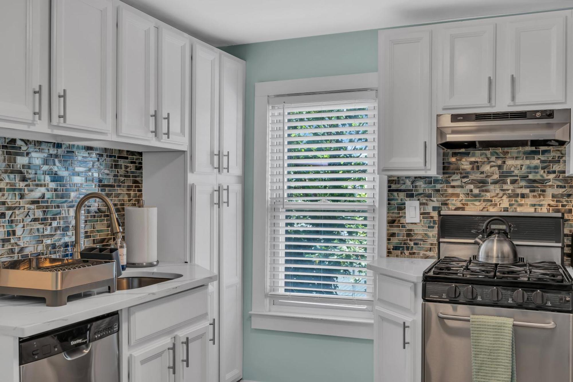 6-Min Walk To Asbury Park & Og Main St - Updated & Cozy Apartment In Historic Ocean Grove - Fire Pit & Patio - Fast Wi-Fi Ngoại thất bức ảnh